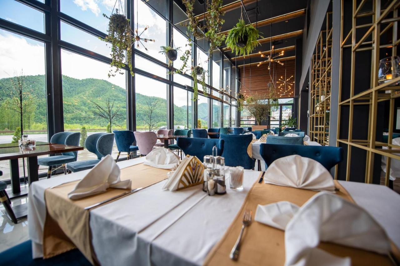 Hotel In Zepce ภายนอก รูปภาพ