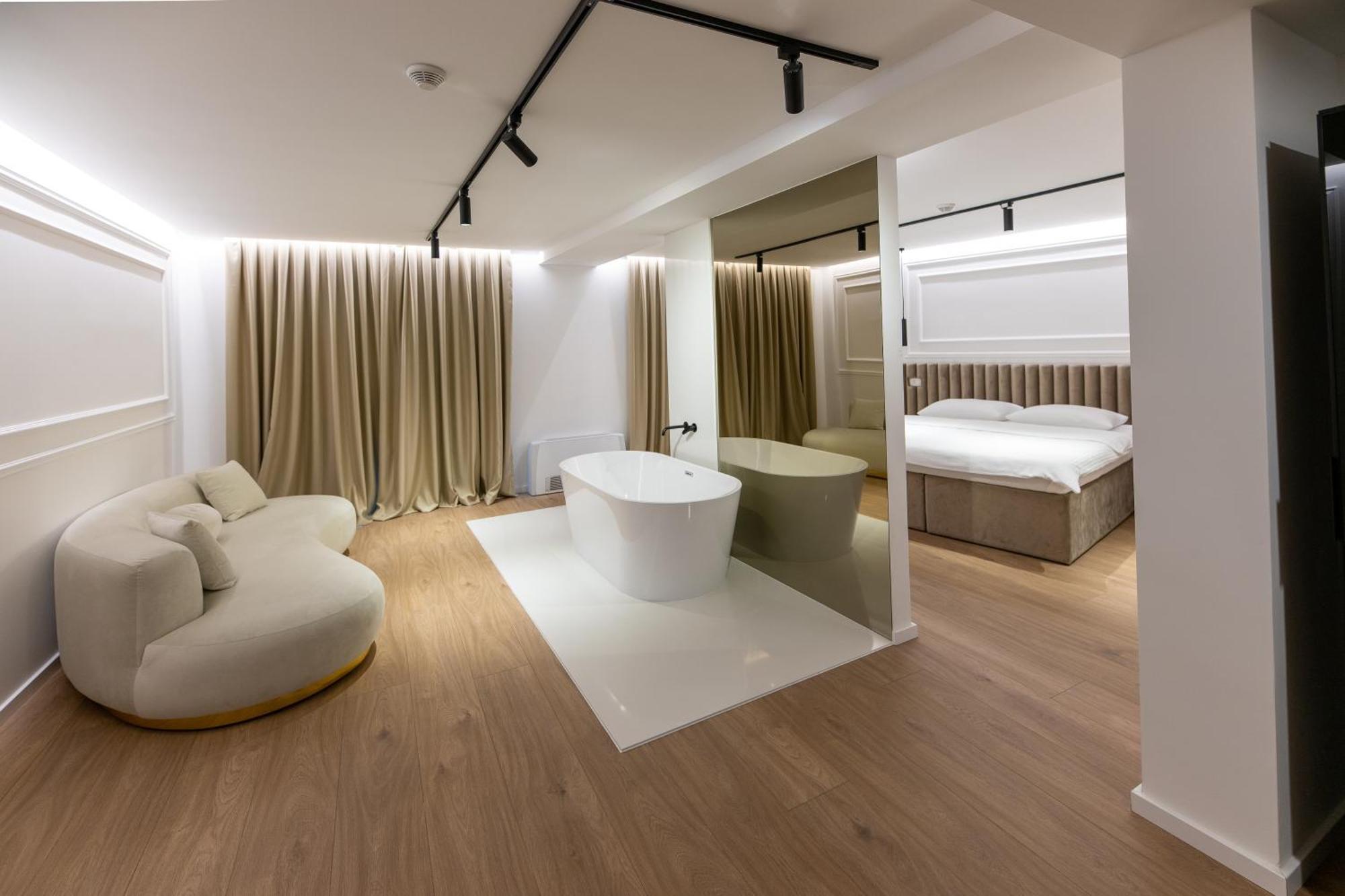 Hotel In Zepce ภายนอก รูปภาพ