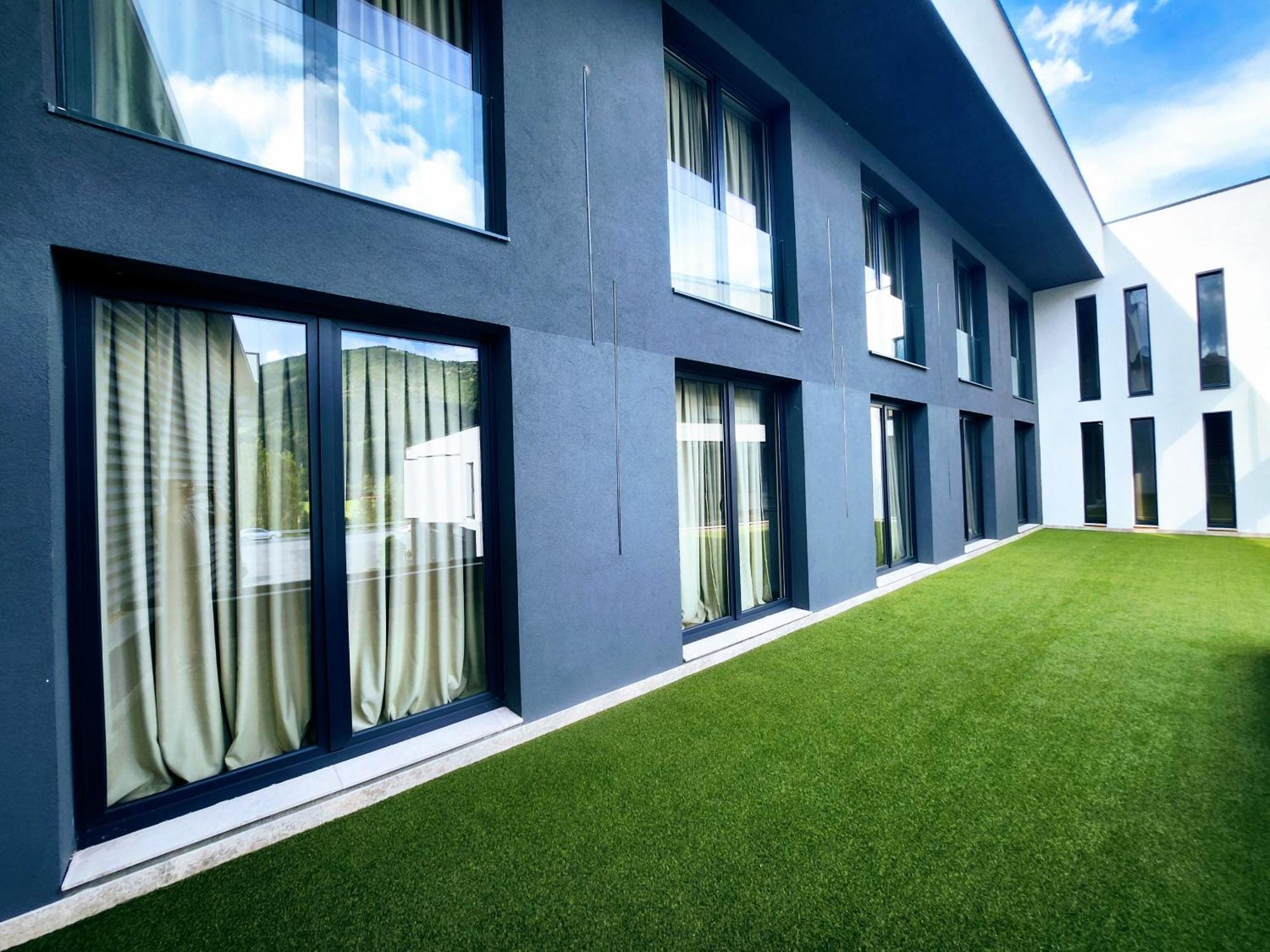 Hotel In Zepce ภายนอก รูปภาพ