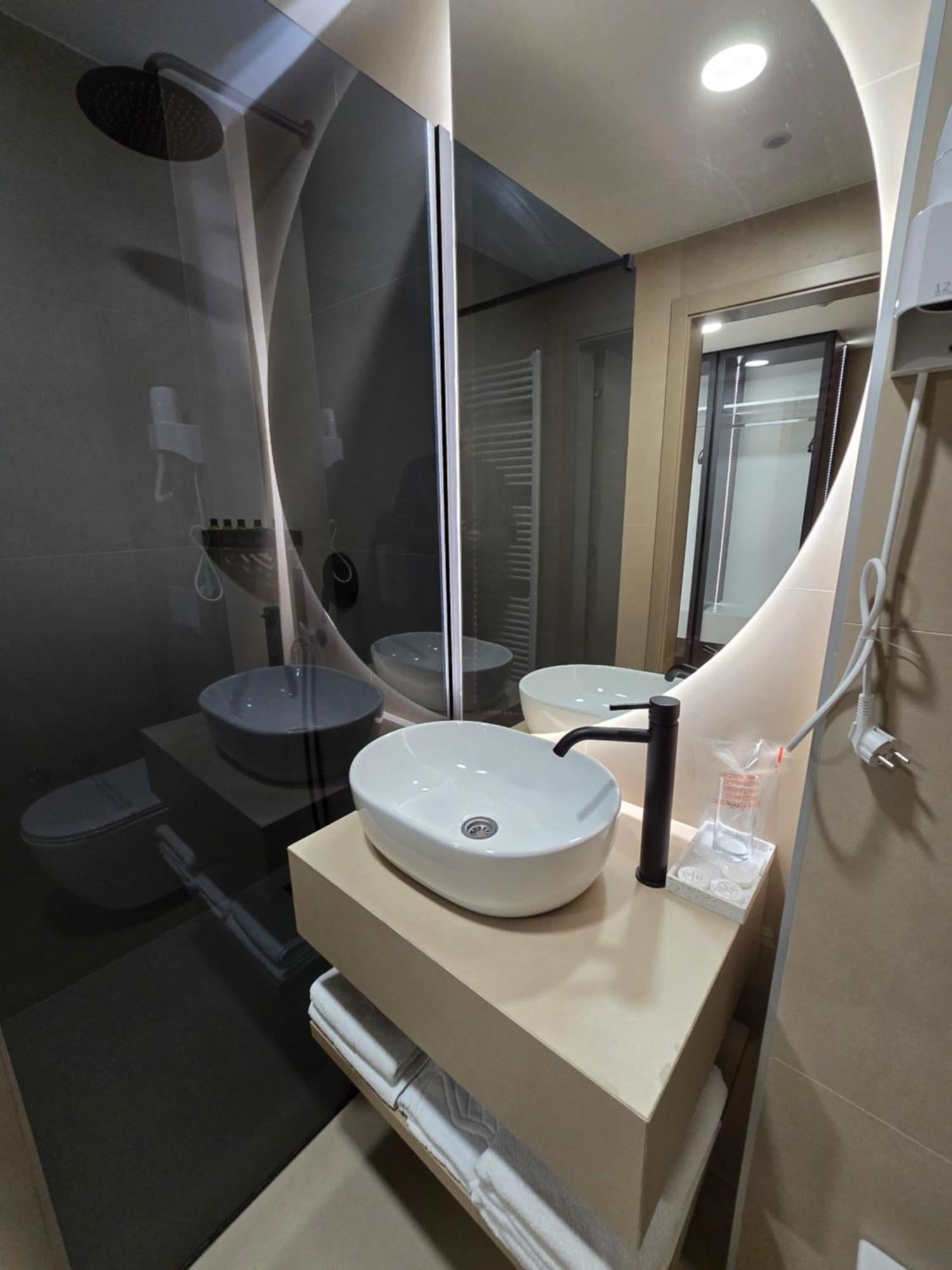 Hotel In Zepce ภายนอก รูปภาพ