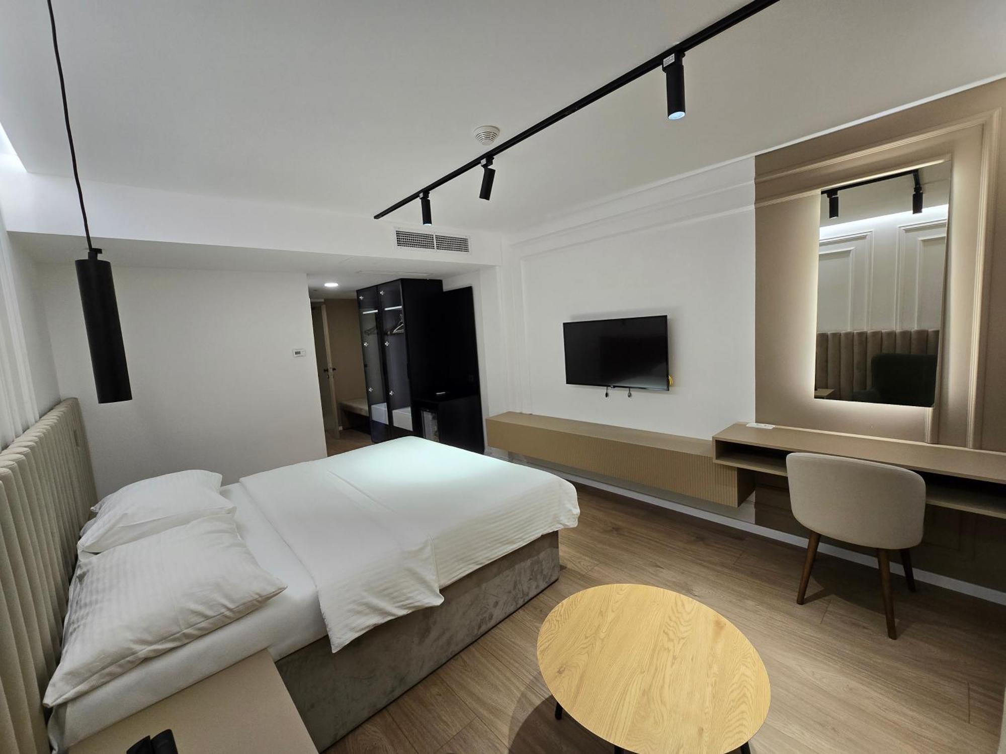 Hotel In Zepce ภายนอก รูปภาพ