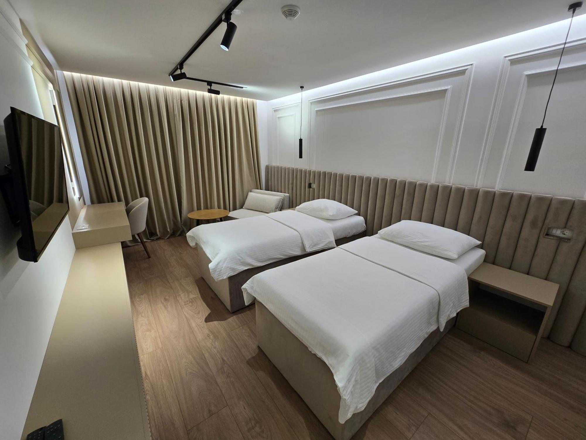 Hotel In Zepce ภายนอก รูปภาพ